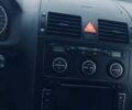 Серый Фольксваген Туран, объемом двигателя 2 л и пробегом 130 тыс. км за 6100 $, фото 12 на Automoto.ua
