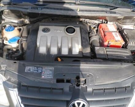 Серый Фольксваген Туран, объемом двигателя 1.9 л и пробегом 224 тыс. км за 6100 $, фото 15 на Automoto.ua