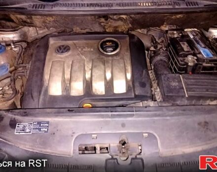 Сірий Фольксваген Туран, об'ємом двигуна 1.9 л та пробігом 300 тис. км за 4200 $, фото 2 на Automoto.ua