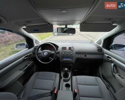 Серый Фольксваген Туран, объемом двигателя 2 л и пробегом 296 тыс. км за 4999 $, фото 36 на Automoto.ua