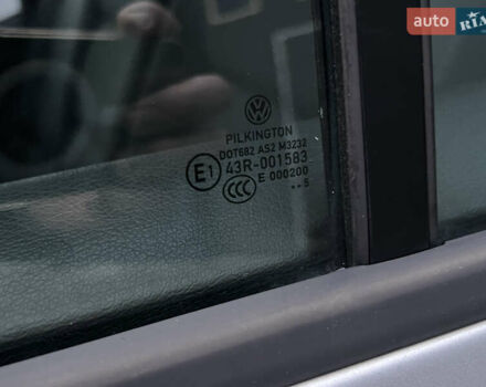 Сірий Фольксваген Туран, об'ємом двигуна 1.6 л та пробігом 307 тис. км за 4900 $, фото 54 на Automoto.ua