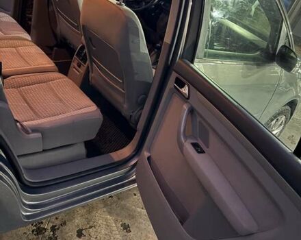 Серый Фольксваген Туран, объемом двигателя 2 л и пробегом 214 тыс. км за 6600 $, фото 33 на Automoto.ua