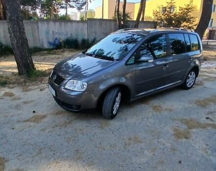 Сірий Фольксваген Туран, об'ємом двигуна 1.6 л та пробігом 235 тис. км за 5900 $, фото 5 на Automoto.ua