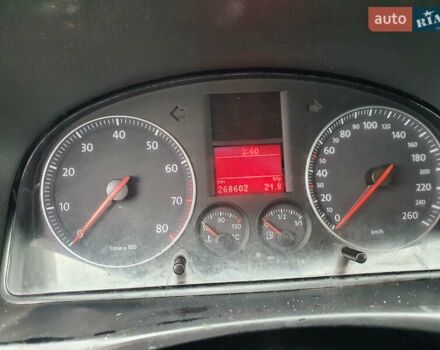 Сірий Фольксваген Туран, об'ємом двигуна 1.6 л та пробігом 270 тис. км за 4700 $, фото 1 на Automoto.ua