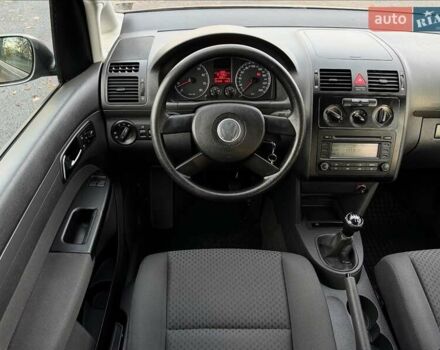 Серый Фольксваген Туран, объемом двигателя 1.6 л и пробегом 223 тыс. км за 6300 $, фото 13 на Automoto.ua