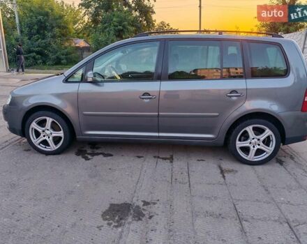 Серый Фольксваген Туран, объемом двигателя 1.6 л и пробегом 220 тыс. км за 6000 $, фото 4 на Automoto.ua