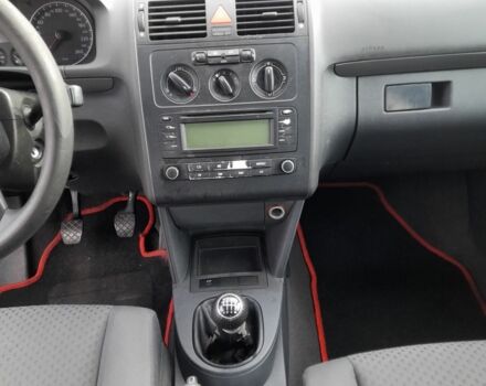 Серый Фольксваген Туран, объемом двигателя 1.9 л и пробегом 350 тыс. км за 2600 $, фото 8 на Automoto.ua