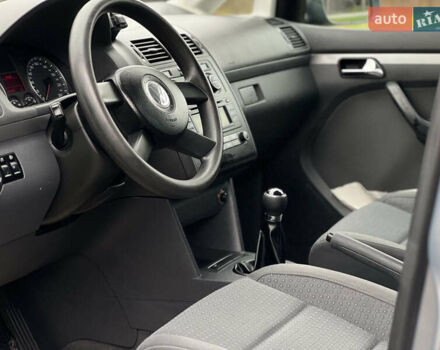 Сірий Фольксваген Туран, об'ємом двигуна 1.6 л та пробігом 173 тис. км за 5900 $, фото 10 на Automoto.ua