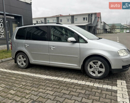 Сірий Фольксваген Туран, об'ємом двигуна 1.6 л та пробігом 262 тис. км за 5500 $, фото 6 на Automoto.ua