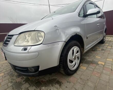 Сірий Фольксваген Туран, об'ємом двигуна 2 л та пробігом 290 тис. км за 2371 $, фото 20 на Automoto.ua