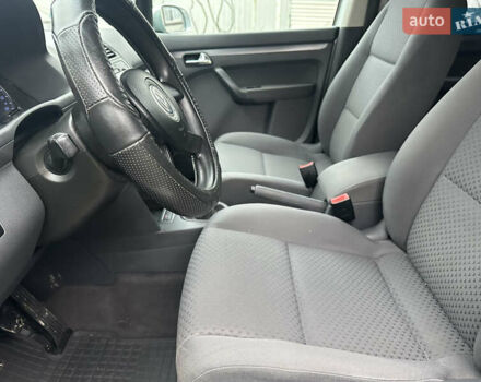 Серый Фольксваген Туран, объемом двигателя 1.6 л и пробегом 151 тыс. км за 4999 $, фото 6 на Automoto.ua