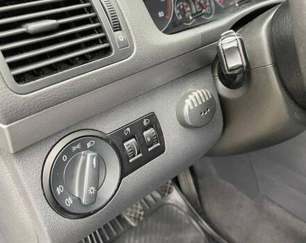 Серый Фольксваген Туран, объемом двигателя 2 л и пробегом 296 тыс. км за 4999 $, фото 39 на Automoto.ua