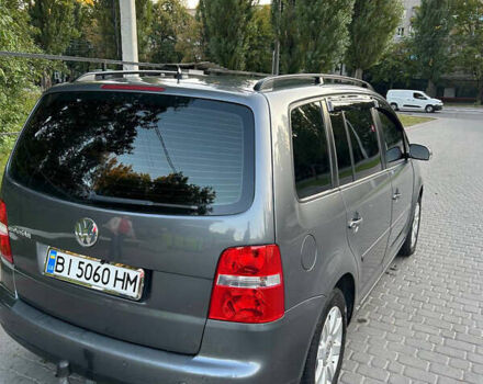 Сірий Фольксваген Туран, об'ємом двигуна 1.98 л та пробігом 280 тис. км за 6800 $, фото 2 на Automoto.ua