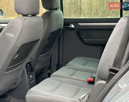 Сірий Фольксваген Туран, об'ємом двигуна 1.6 л та пробігом 173 тис. км за 5900 $, фото 14 на Automoto.ua