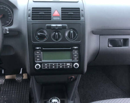 Сірий Фольксваген Туран, об'ємом двигуна 1.6 л та пробігом 220 тис. км за 5999 $, фото 35 на Automoto.ua