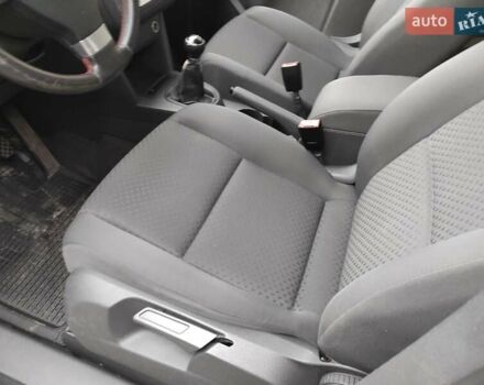 Серый Фольксваген Туран, объемом двигателя 1.6 л и пробегом 220 тыс. км за 5550 $, фото 13 на Automoto.ua