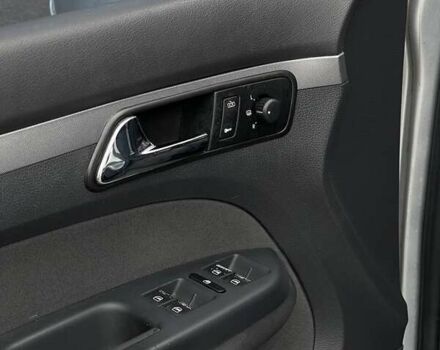 Серый Фольксваген Туран, объемом двигателя 2 л и пробегом 296 тыс. км за 4999 $, фото 24 на Automoto.ua