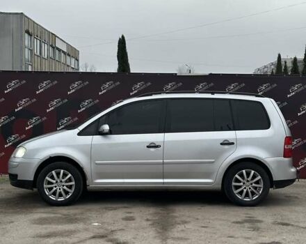 Серый Фольксваген Туран, объемом двигателя 1.6 л и пробегом 338 тыс. км за 5500 $, фото 4 на Automoto.ua