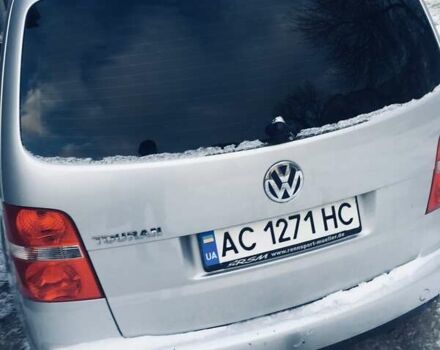 Серый Фольксваген Туран, объемом двигателя 2 л и пробегом 130 тыс. км за 6100 $, фото 4 на Automoto.ua