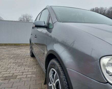 Серый Фольксваген Туран, объемом двигателя 2 л и пробегом 320 тыс. км за 6200 $, фото 5 на Automoto.ua