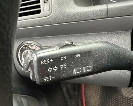 Серый Фольксваген Туран, объемом двигателя 1.6 л и пробегом 338 тыс. км за 5500 $, фото 21 на Automoto.ua