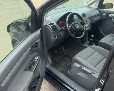 Серый Фольксваген Туран, объемом двигателя 2 л и пробегом 250 тыс. км за 3550 $, фото 11 на Automoto.ua