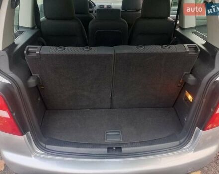 Серый Фольксваген Туран, объемом двигателя 1.6 л и пробегом 230 тыс. км за 5995 $, фото 18 на Automoto.ua