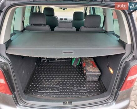 Серый Фольксваген Туран, объемом двигателя 1.97 л и пробегом 320 тыс. км за 6200 $, фото 26 на Automoto.ua