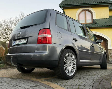 Серый Фольксваген Туран, объемом двигателя 1.9 л и пробегом 380 тыс. км за 4950 $, фото 10 на Automoto.ua