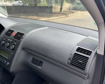 Серый Фольксваген Туран, объемом двигателя 1.6 л и пробегом 181 тыс. км за 5900 $, фото 7 на Automoto.ua