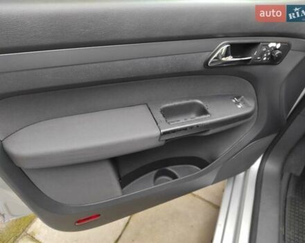 Серый Фольксваген Туран, объемом двигателя 1.6 л и пробегом 220 тыс. км за 5550 $, фото 12 на Automoto.ua