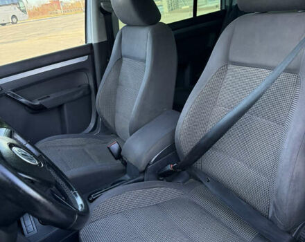 Серый Фольксваген Туран, объемом двигателя 1.97 л и пробегом 290 тыс. км за 5100 $, фото 16 на Automoto.ua