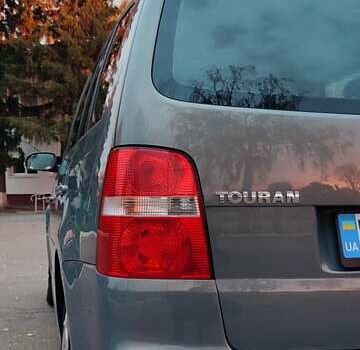 Серый Фольксваген Туран, объемом двигателя 1.9 л и пробегом 254 тыс. км за 5950 $, фото 13 на Automoto.ua