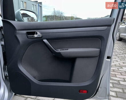 Сірий Фольксваген Туран, об'ємом двигуна 1.6 л та пробігом 307 тис. км за 4900 $, фото 47 на Automoto.ua