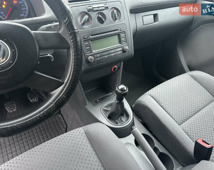 Серый Фольксваген Туран, объемом двигателя 1.6 л и пробегом 151 тыс. км за 4999 $, фото 7 на Automoto.ua