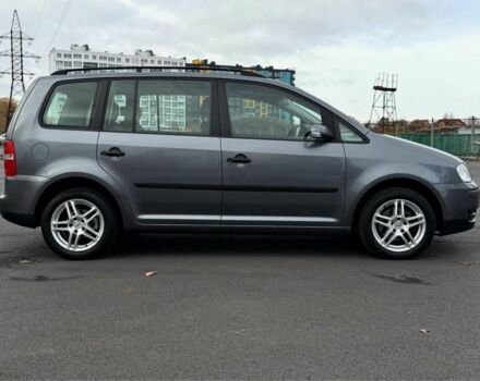 Серый Фольксваген Туран, объемом двигателя 1.6 л и пробегом 223 тыс. км за 6300 $, фото 4 на Automoto.ua