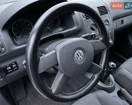 Сірий Фольксваген Туран, об'ємом двигуна 1.6 л та пробігом 307 тис. км за 4900 $, фото 23 на Automoto.ua