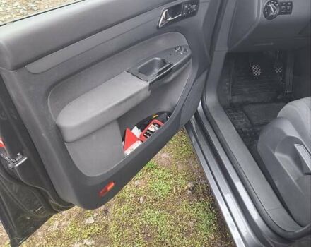 Серый Фольксваген Туран, объемом двигателя 1.6 л и пробегом 250 тыс. км за 6300 $, фото 9 на Automoto.ua