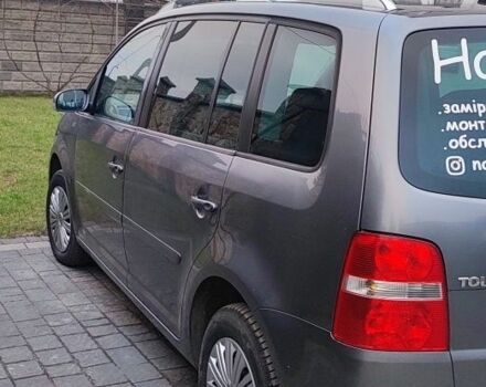 Сірий Фольксваген Туран, об'ємом двигуна 2 л та пробігом 310 тис. км за 5800 $, фото 3 на Automoto.ua