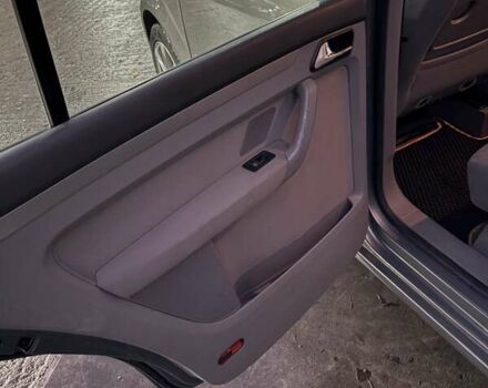 Серый Фольксваген Туран, объемом двигателя 2 л и пробегом 214 тыс. км за 6600 $, фото 29 на Automoto.ua