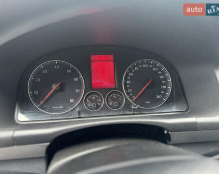 Сірий Фольксваген Туран, об'ємом двигуна 1.6 л та пробігом 262 тис. км за 5500 $, фото 18 на Automoto.ua