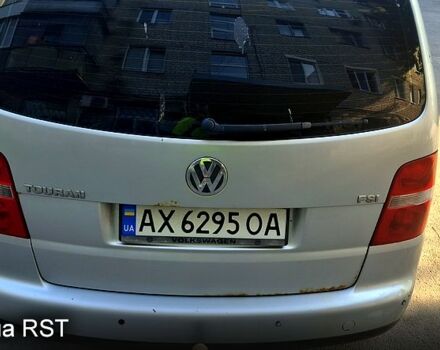 Серый Фольксваген Туран, объемом двигателя 1.6 л и пробегом 297 тыс. км за 3900 $, фото 3 на Automoto.ua