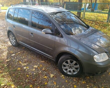 Сірий Фольксваген Туран, об'ємом двигуна 2 л та пробігом 300 тис. км за 4500 $, фото 3 на Automoto.ua