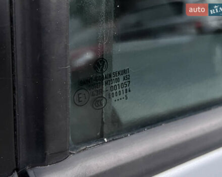 Сірий Фольксваген Туран, об'ємом двигуна 1.6 л та пробігом 307 тис. км за 4900 $, фото 59 на Automoto.ua