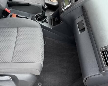 Серый Фольксваген Туран, объемом двигателя 1.6 л и пробегом 213 тыс. км за 6900 $, фото 41 на Automoto.ua