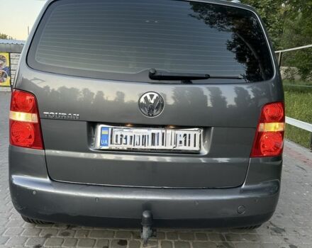 Серый Фольксваген Туран, объемом двигателя 2 л и пробегом 280 тыс. км за 6000 $, фото 18 на Automoto.ua