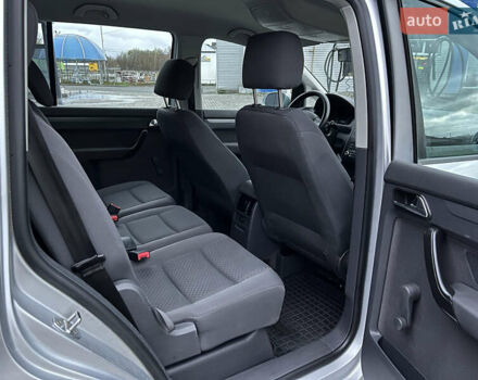 Сірий Фольксваген Туран, об'ємом двигуна 1.6 л та пробігом 307 тис. км за 4900 $, фото 37 на Automoto.ua