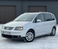 Серый Фольксваген Туран, объемом двигателя 2 л и пробегом 378 тыс. км за 2550 $, фото 1 на Automoto.ua