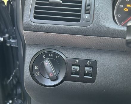 Серый Фольксваген Туран, объемом двигателя 2 л и пробегом 280 тыс. км за 6000 $, фото 9 на Automoto.ua