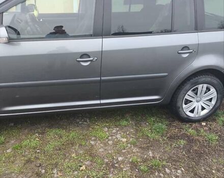 Серый Фольксваген Туран, объемом двигателя 1.6 л и пробегом 250 тыс. км за 6300 $, фото 7 на Automoto.ua